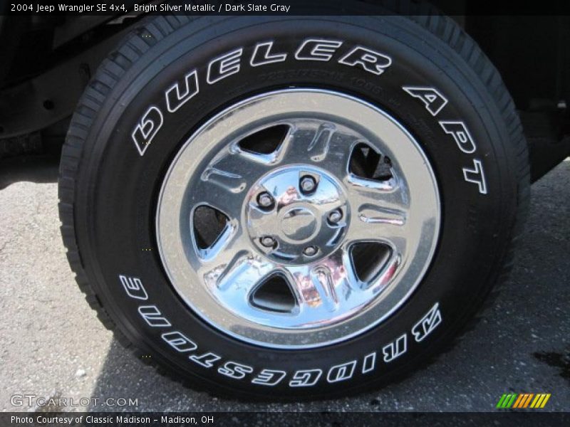 Bright Silver Metallic / Dark Slate Gray 2004 Jeep Wrangler SE 4x4