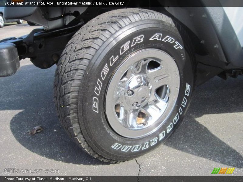 Bright Silver Metallic / Dark Slate Gray 2004 Jeep Wrangler SE 4x4