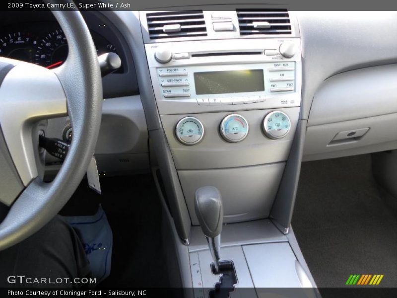 Super White / Ash 2009 Toyota Camry LE