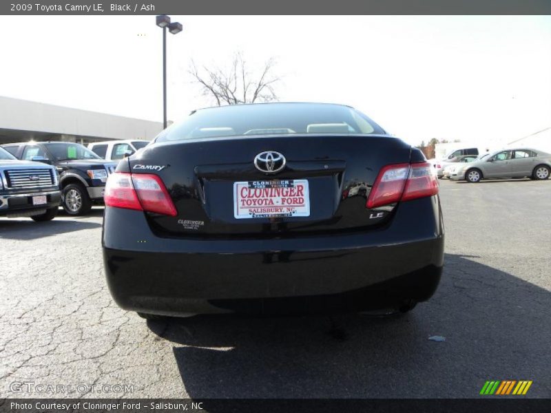 Black / Ash 2009 Toyota Camry LE