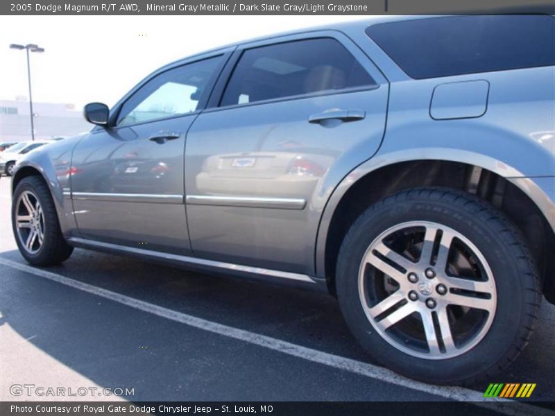 Mineral Gray Metallic / Dark Slate Gray/Light Graystone 2005 Dodge Magnum R/T AWD