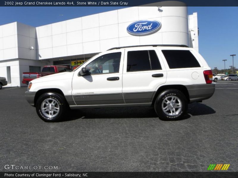 Stone White / Dark Slate Gray 2002 Jeep Grand Cherokee Laredo 4x4
