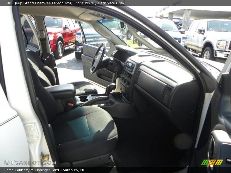 Stone White / Dark Slate Gray 2002 Jeep Grand Cherokee Laredo 4x4
