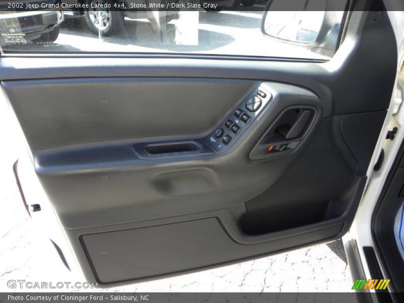 Stone White / Dark Slate Gray 2002 Jeep Grand Cherokee Laredo 4x4