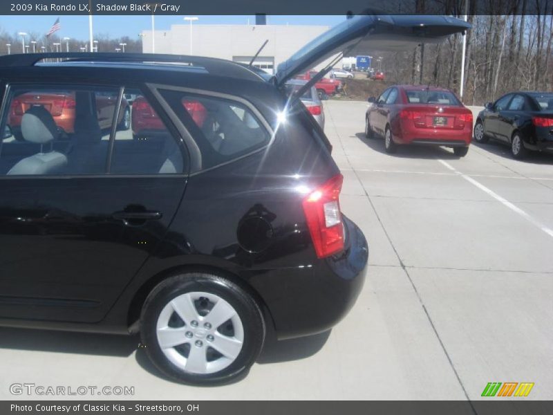 Shadow Black / Gray 2009 Kia Rondo LX