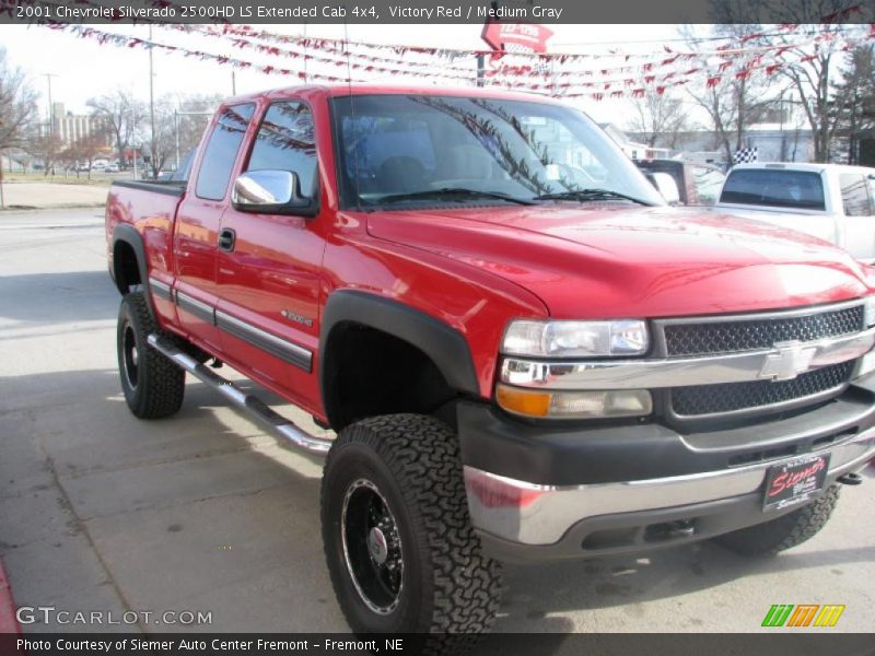 Victory Red / Medium Gray 2001 Chevrolet Silverado 2500HD LS Extended Cab 4x4
