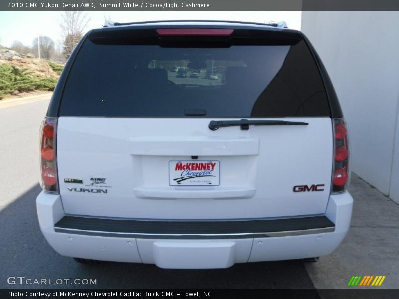 Summit White / Cocoa/Light Cashmere 2010 GMC Yukon Denali AWD