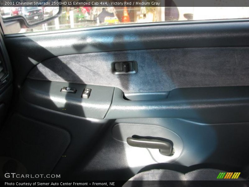 Victory Red / Medium Gray 2001 Chevrolet Silverado 2500HD LS Extended Cab 4x4