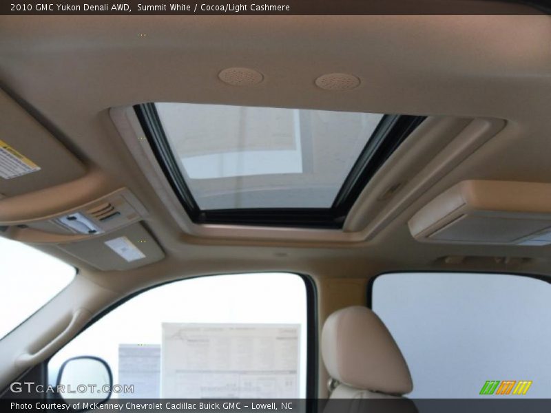 Summit White / Cocoa/Light Cashmere 2010 GMC Yukon Denali AWD