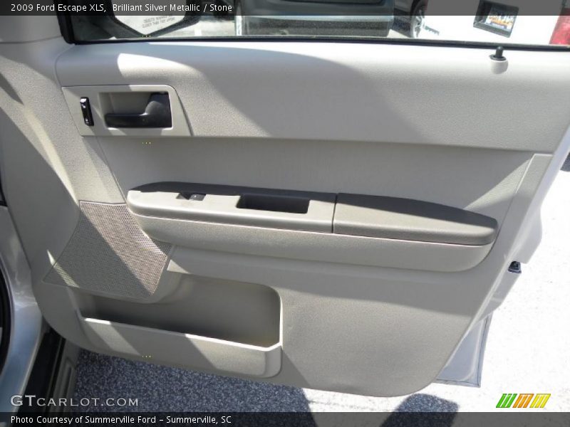 Brilliant Silver Metallic / Stone 2009 Ford Escape XLS