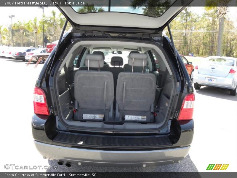Black / Pebble Beige 2007 Ford Freestyle SEL