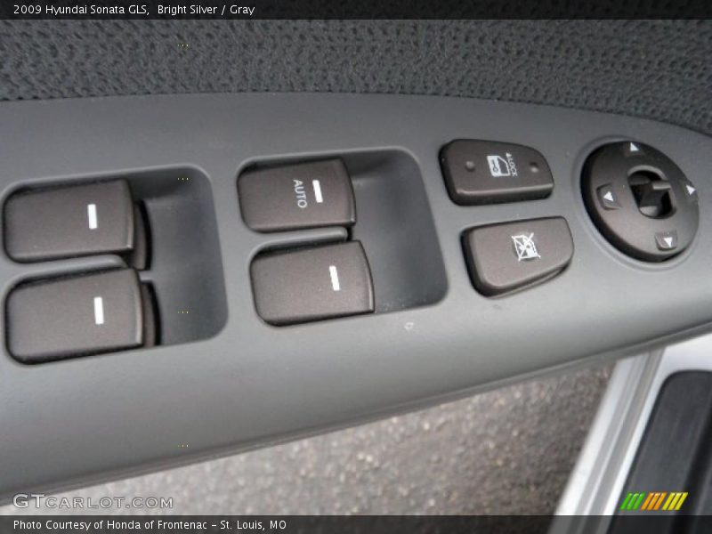 Bright Silver / Gray 2009 Hyundai Sonata GLS