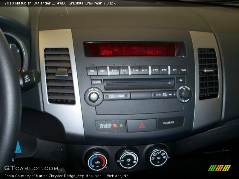 Graphite Gray Pearl / Black 2010 Mitsubishi Outlander ES 4WD