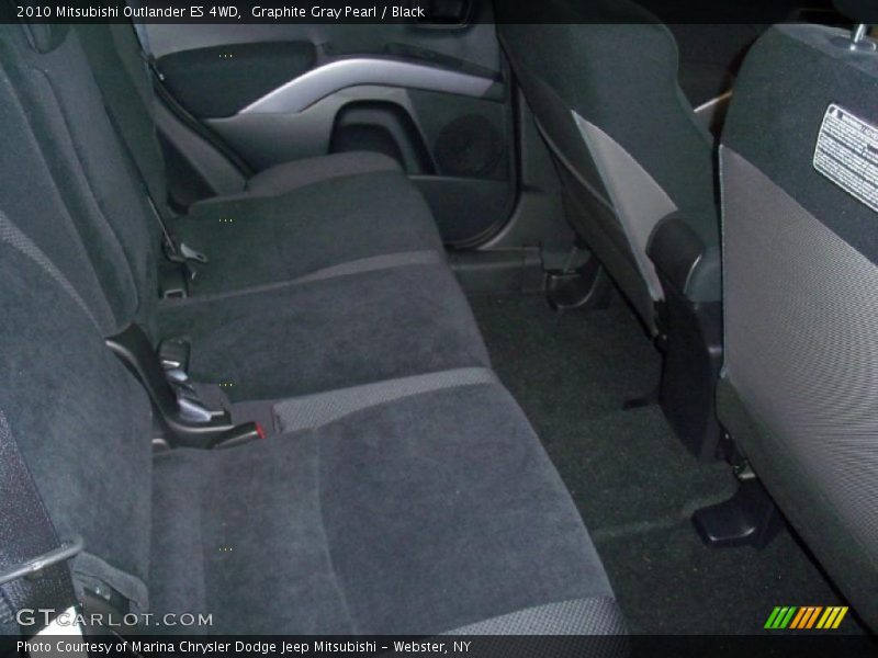Graphite Gray Pearl / Black 2010 Mitsubishi Outlander ES 4WD