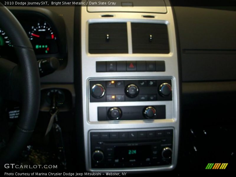 Bright Silver Metallic / Dark Slate Gray 2010 Dodge Journey SXT