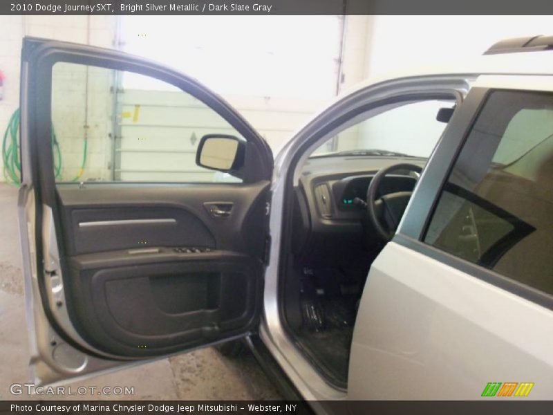 Bright Silver Metallic / Dark Slate Gray 2010 Dodge Journey SXT