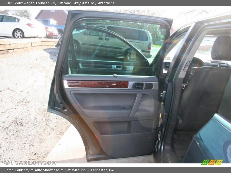 Offroad Grey Metallic / Anthracite 2005 Volkswagen Touareg V8