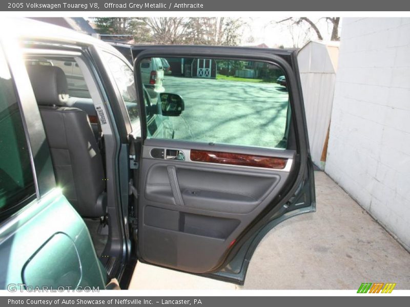 Offroad Grey Metallic / Anthracite 2005 Volkswagen Touareg V8