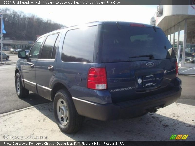 Medium Wedgewood Blue Metallic / Medium Flint Gray 2004 Ford Expedition XLS