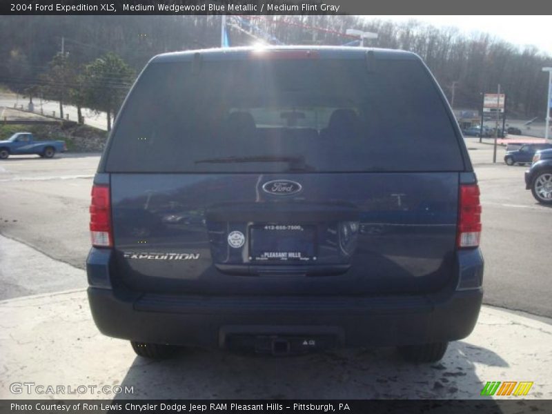 Medium Wedgewood Blue Metallic / Medium Flint Gray 2004 Ford Expedition XLS