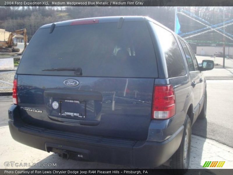 Medium Wedgewood Blue Metallic / Medium Flint Gray 2004 Ford Expedition XLS
