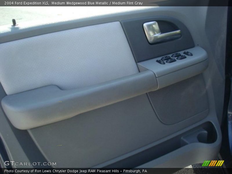 Medium Wedgewood Blue Metallic / Medium Flint Gray 2004 Ford Expedition XLS