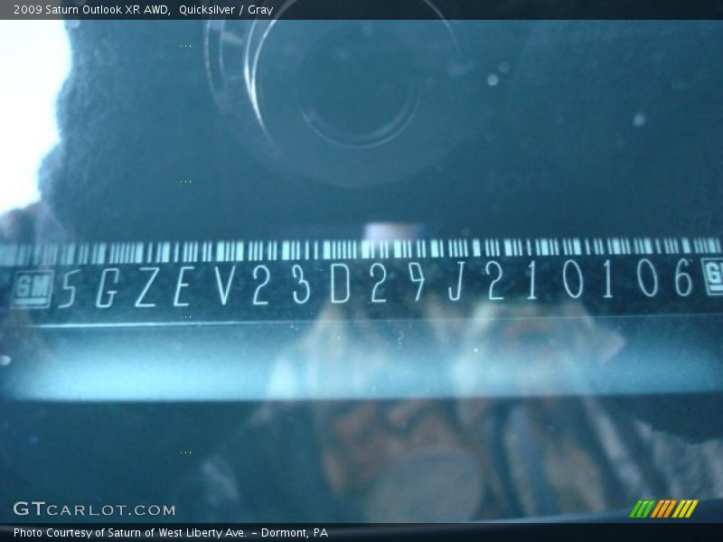 Quicksilver / Gray 2009 Saturn Outlook XR AWD