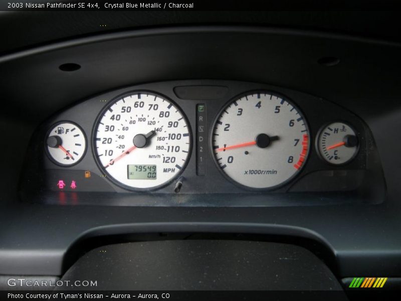 Crystal Blue Metallic / Charcoal 2003 Nissan Pathfinder SE 4x4