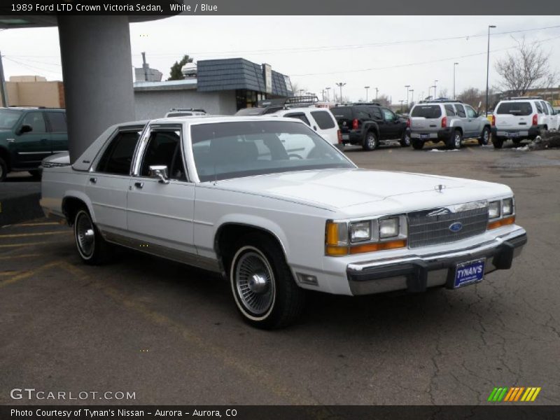 White / Blue 1989 Ford LTD Crown Victoria Sedan