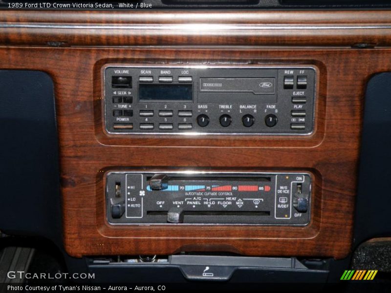 White / Blue 1989 Ford LTD Crown Victoria Sedan