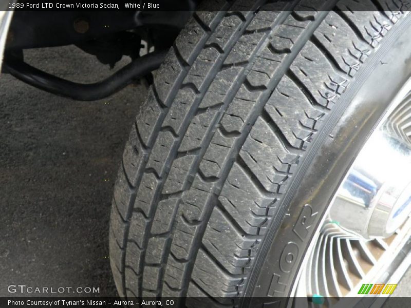 White / Blue 1989 Ford LTD Crown Victoria Sedan