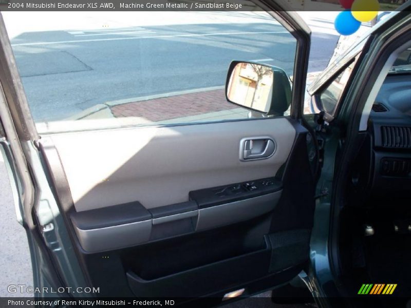 Machine Green Metallic / Sandblast Beige 2004 Mitsubishi Endeavor XLS AWD