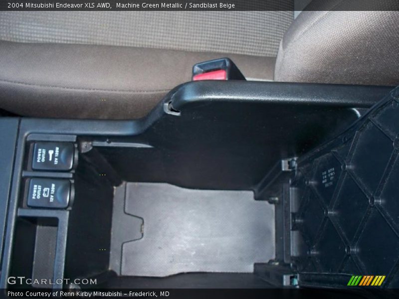 Machine Green Metallic / Sandblast Beige 2004 Mitsubishi Endeavor XLS AWD