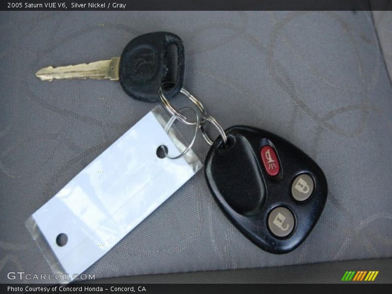 Silver Nickel / Gray 2005 Saturn VUE V6
