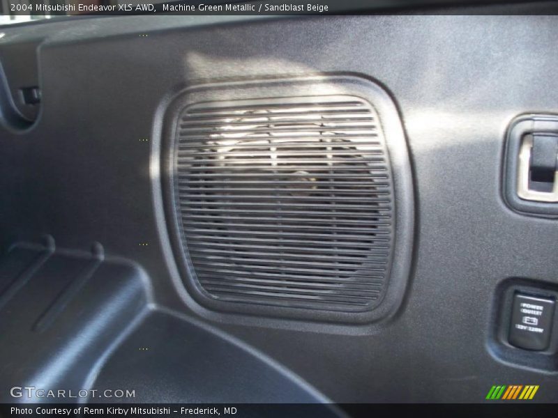 Machine Green Metallic / Sandblast Beige 2004 Mitsubishi Endeavor XLS AWD