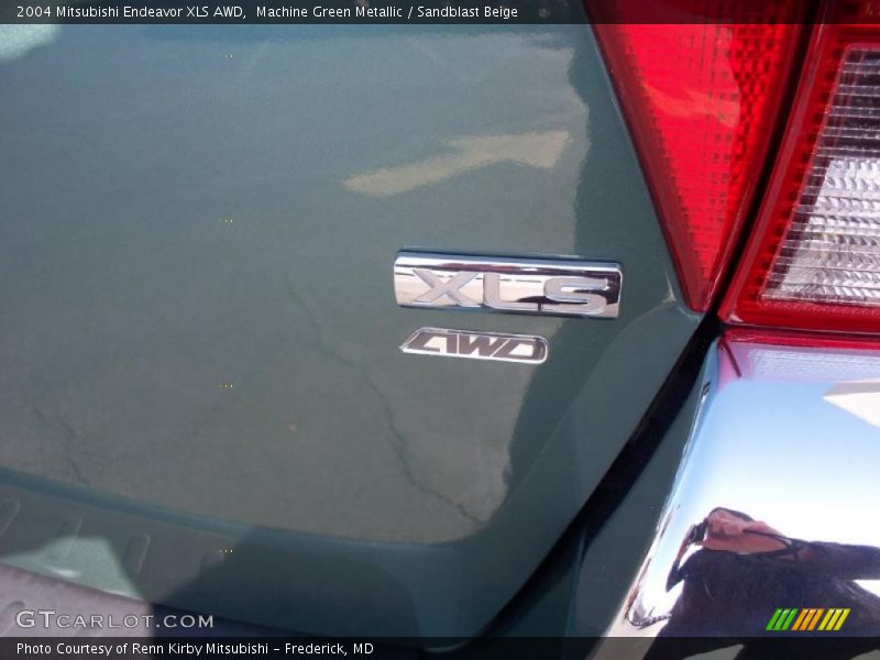 Machine Green Metallic / Sandblast Beige 2004 Mitsubishi Endeavor XLS AWD