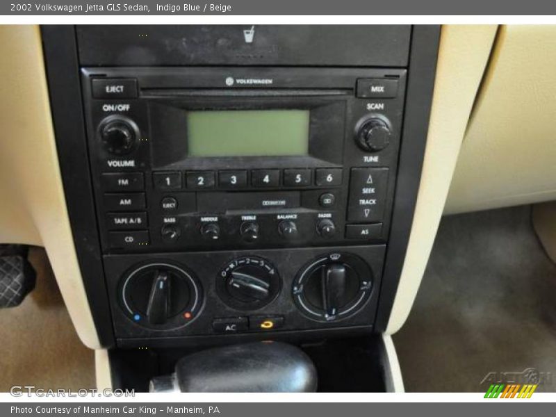 Indigo Blue / Beige 2002 Volkswagen Jetta GLS Sedan