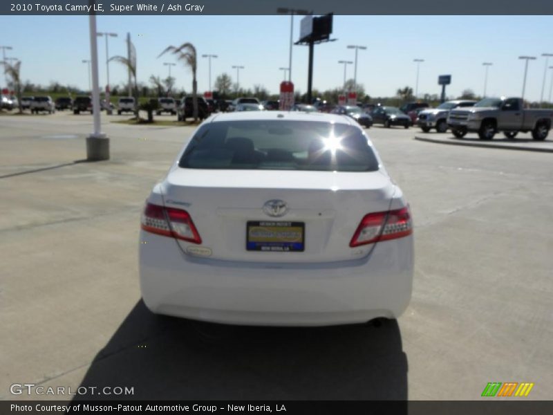 Super White / Ash Gray 2010 Toyota Camry LE