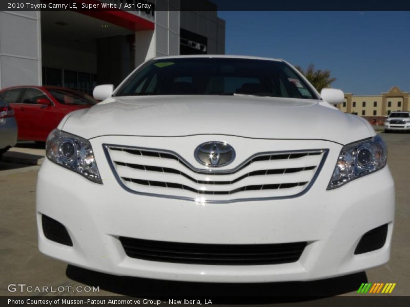 Super White / Ash Gray 2010 Toyota Camry LE