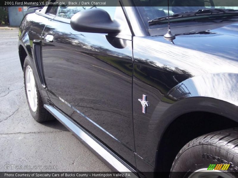 Black / Dark Charcoal 2001 Ford Mustang V6 Convertible