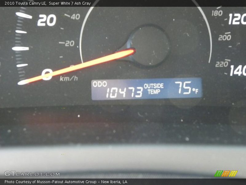 Super White / Ash Gray 2010 Toyota Camry LE