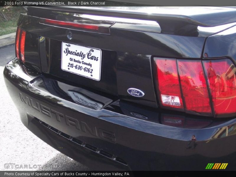 Black / Dark Charcoal 2001 Ford Mustang V6 Convertible