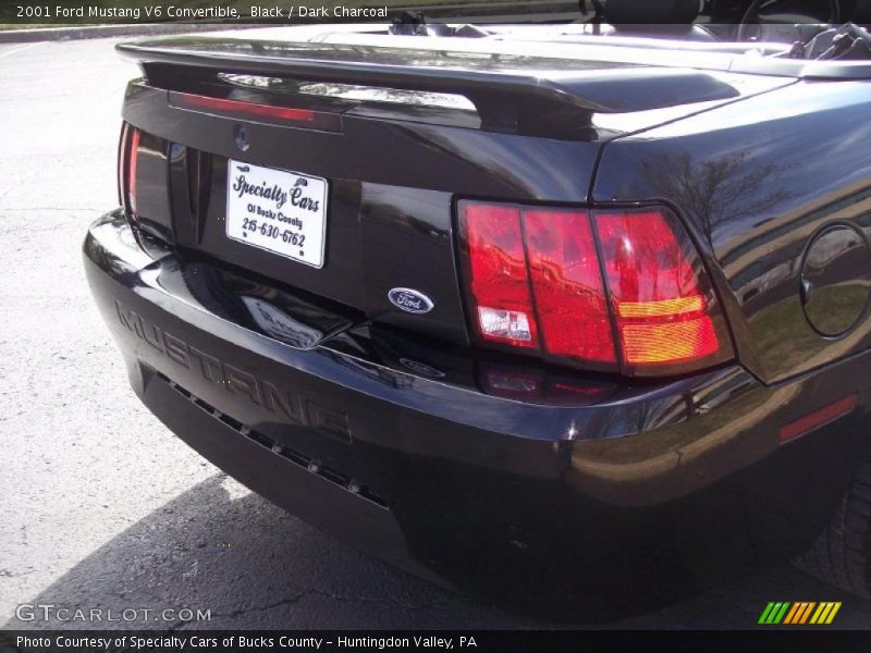 Black / Dark Charcoal 2001 Ford Mustang V6 Convertible