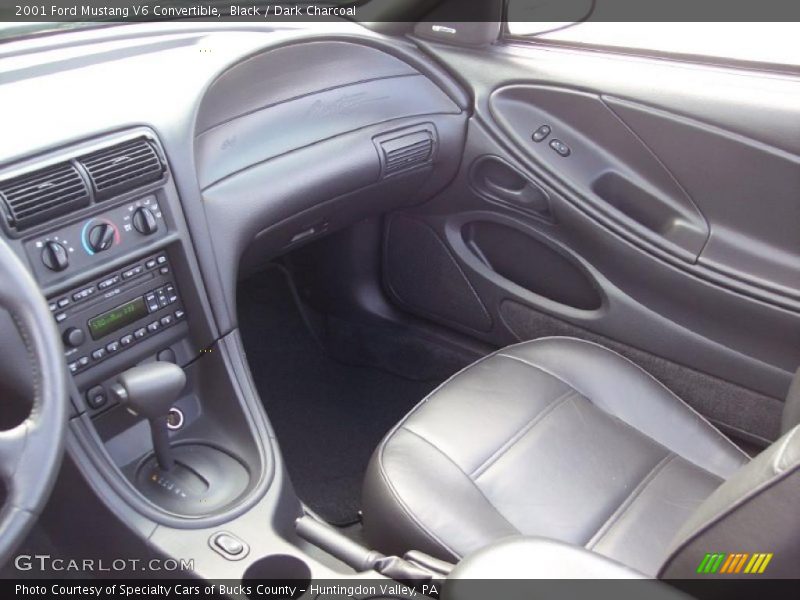 Black / Dark Charcoal 2001 Ford Mustang V6 Convertible