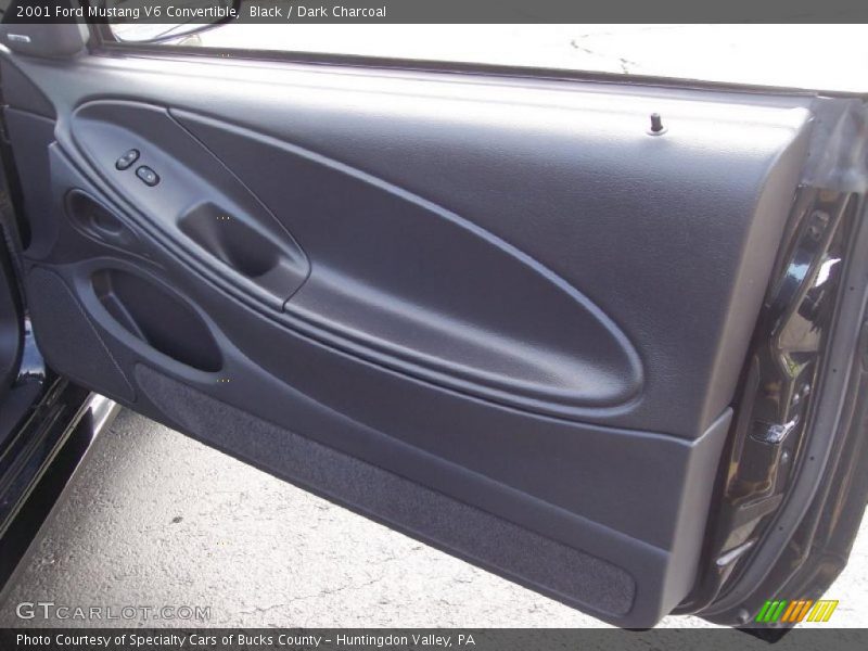 Black / Dark Charcoal 2001 Ford Mustang V6 Convertible