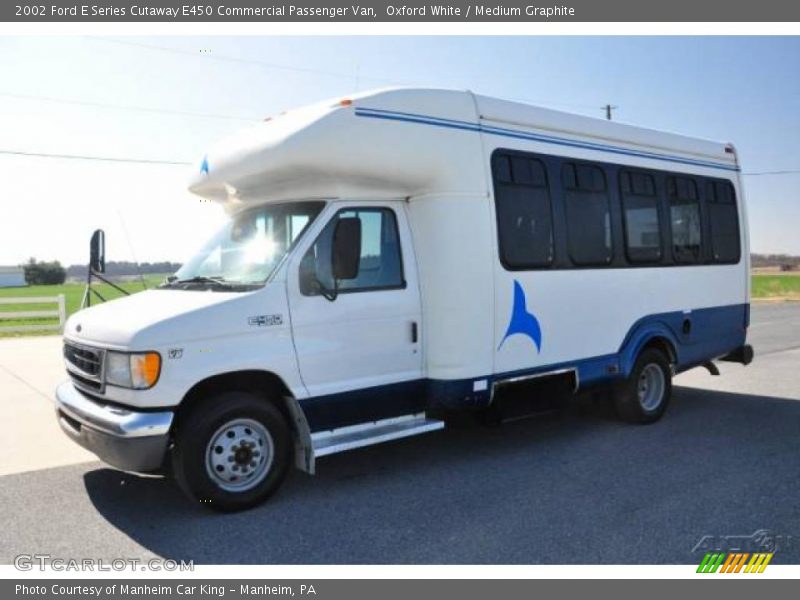 Oxford White / Medium Graphite 2002 Ford E Series Cutaway E450 Commercial Passenger Van