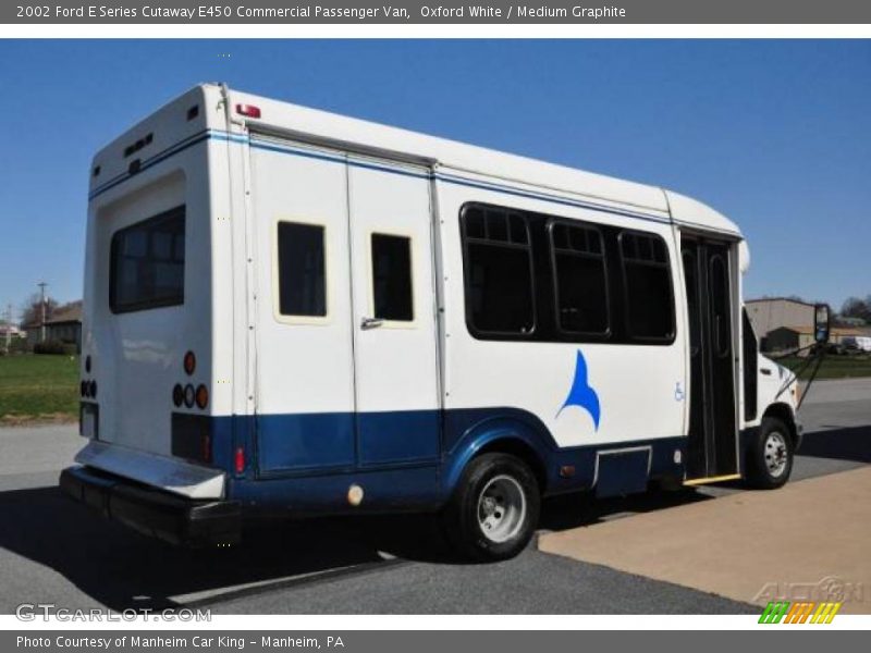 Oxford White / Medium Graphite 2002 Ford E Series Cutaway E450 Commercial Passenger Van