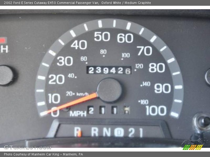 Oxford White / Medium Graphite 2002 Ford E Series Cutaway E450 Commercial Passenger Van