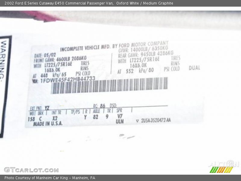 Oxford White / Medium Graphite 2002 Ford E Series Cutaway E450 Commercial Passenger Van