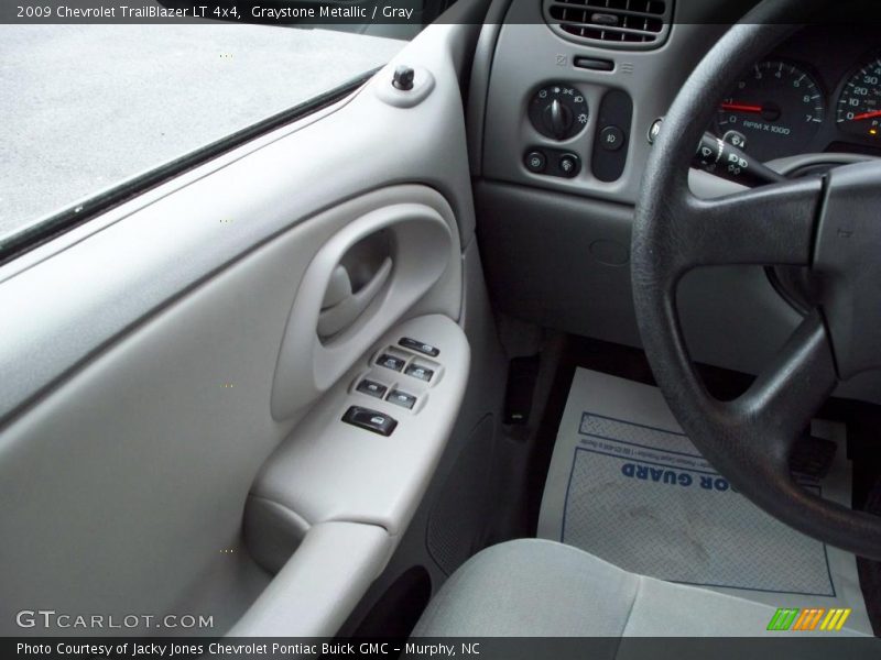 Graystone Metallic / Gray 2009 Chevrolet TrailBlazer LT 4x4